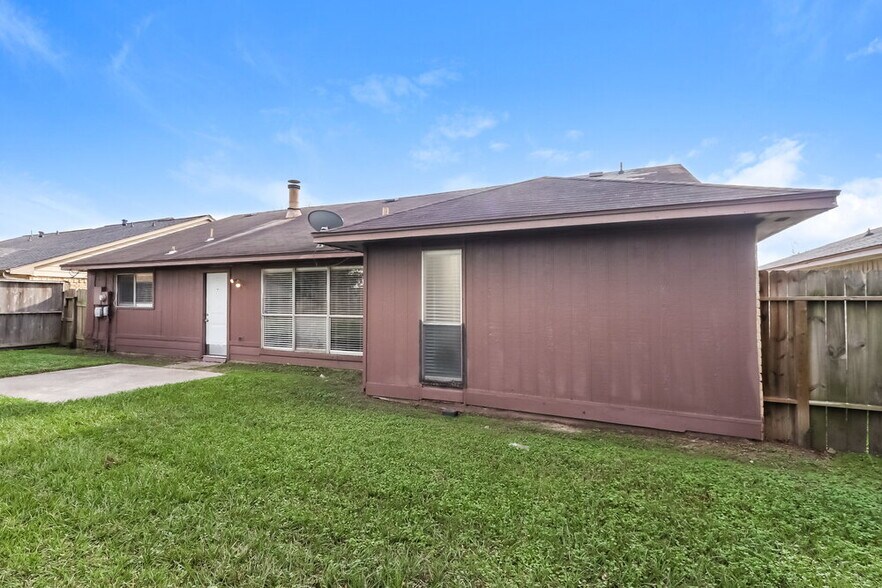 Building Photo - 3446 Hombly Rd