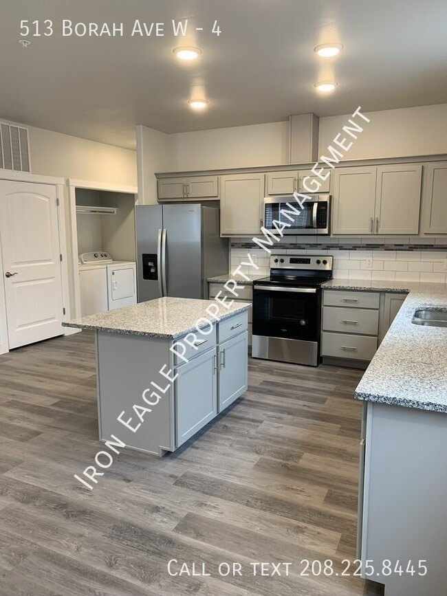 Building Photo - 513 Borah Ave W