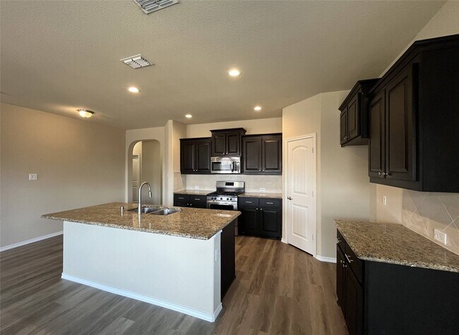 Building Photo - 473 Spring Dr