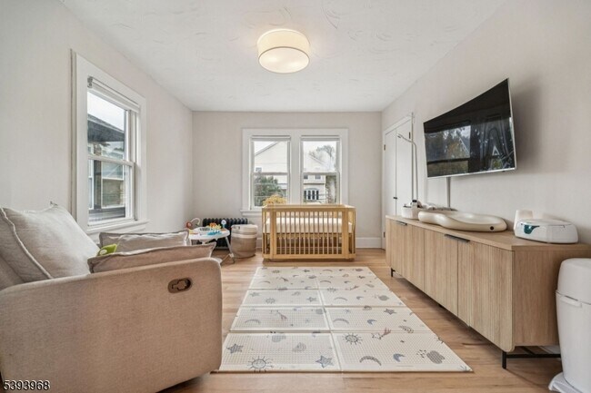 Building Photo - 21 Central Ave