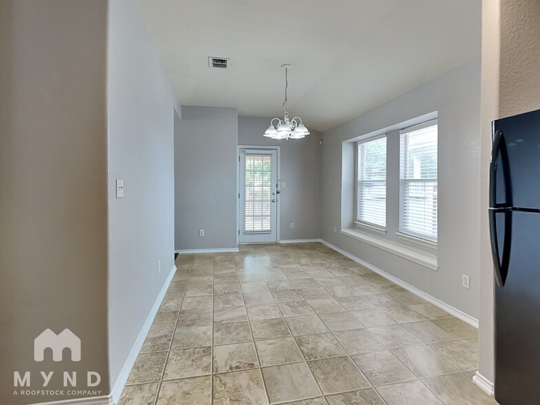 Building Photo - 3603 Aranda Fields