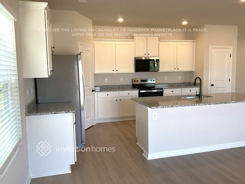 Building Photo - 3339 Fox Hall Dr