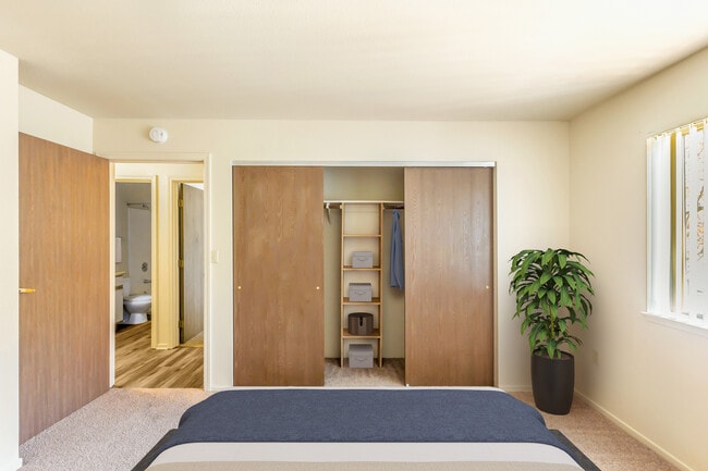 Building Photo - Sierra Sage Apartments