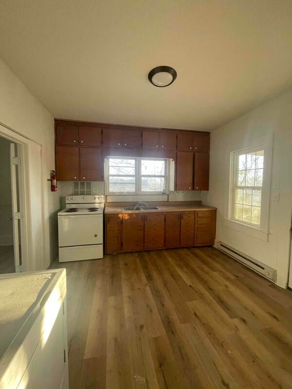 Building Photo - 311 S Main St