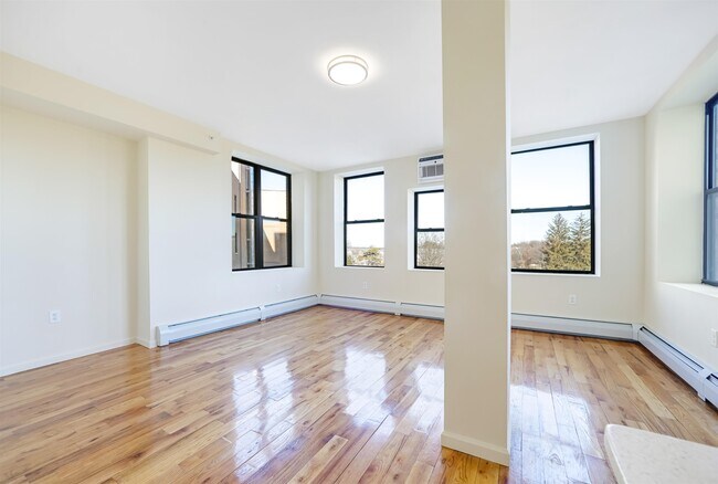 Building Photo - 520 Belleville Ave