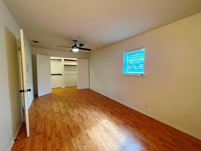 Building Photo - 300 El Paso St