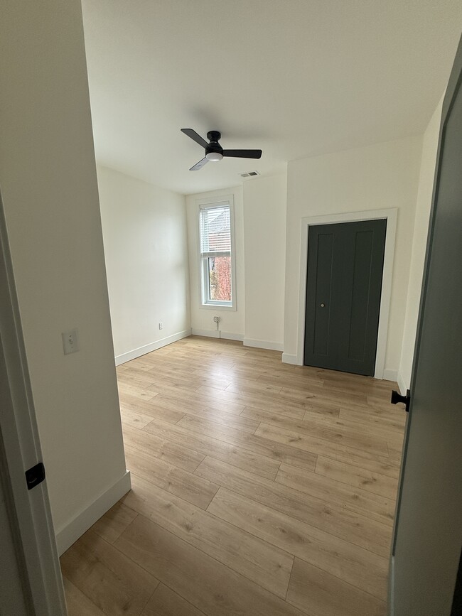 Second floor BR - 2016 Forbes Ave