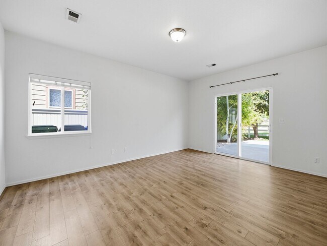 Building Photo - 2039 Sandhill Crane Cir