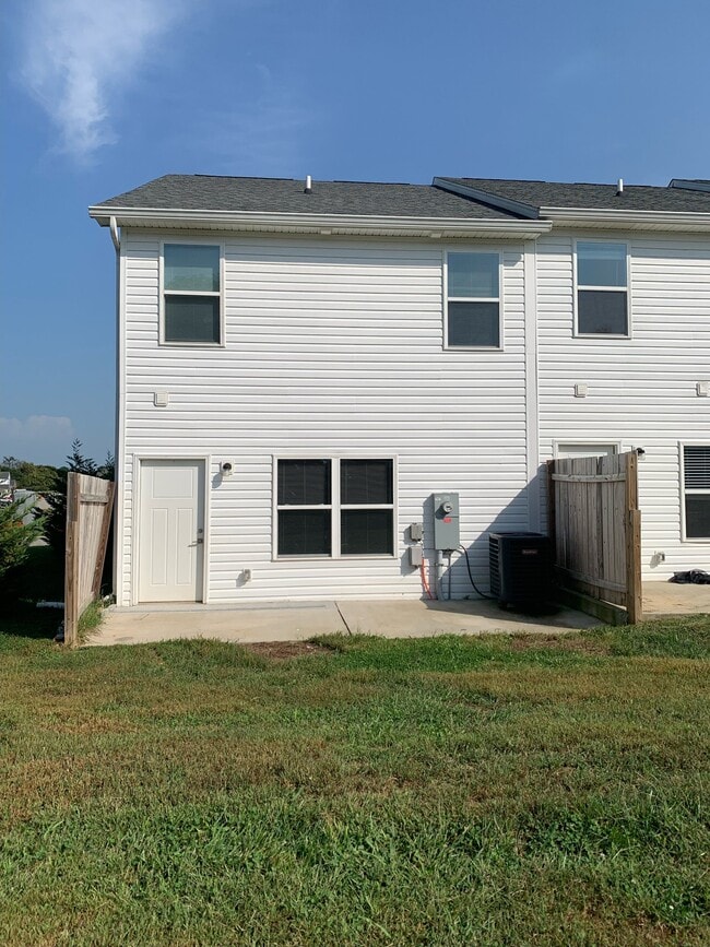 Building Photo - 303 Robert M Green Blvd