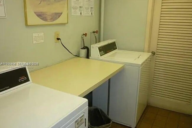 Building Photo - 1425 Arthur St