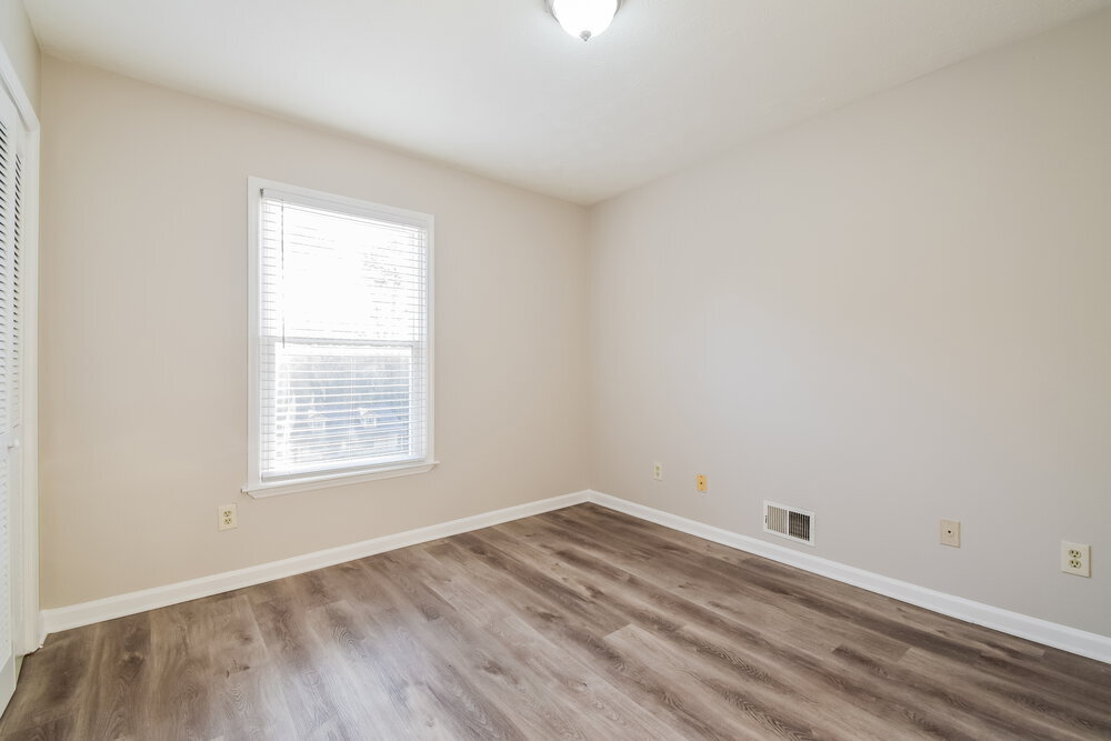 Building Photo - 1111 Realm Ln