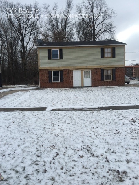 Primary Photo - 2 bedroom 1.5 bath townhouse in South Lorain!