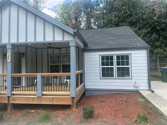 Building Photo - 1841 Bayberry Dr SW