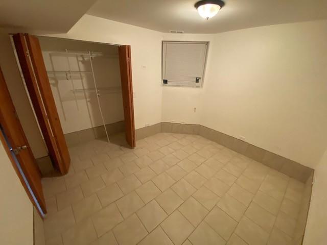 Building Photo - 2 bedroom in CHICAGO IL 60653