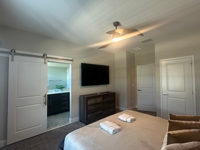 Building Photo - 240 Villa Domani Ct