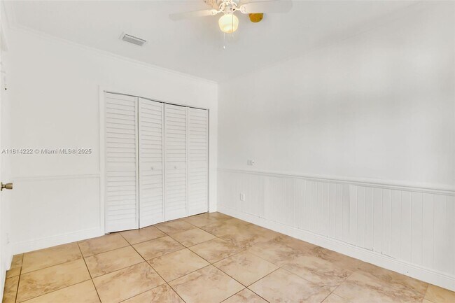 Building Photo - 2200 Overbrook St