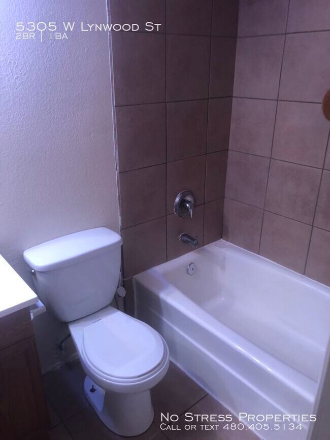 Building Photo - 2 Bedroom Town Home at 53rd Ave and McDowell!