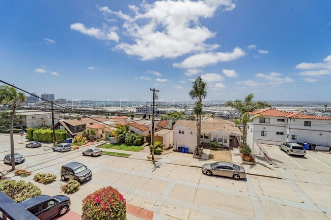 Building Photo - 3345 Columbia St