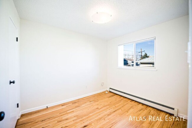 Building Photo - NEWLY RENOVATED - Beautiful 2bed, 1bath in...