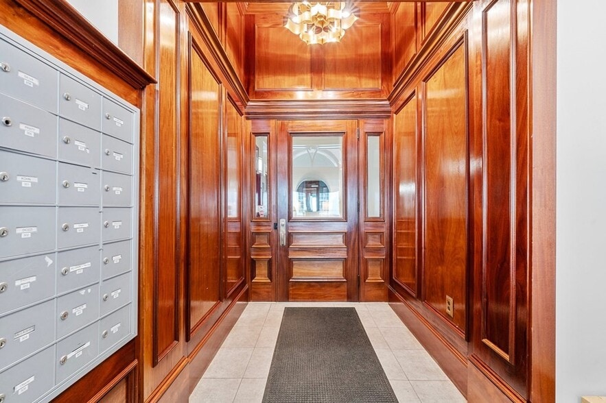 Building Photo - 9 Appleton St