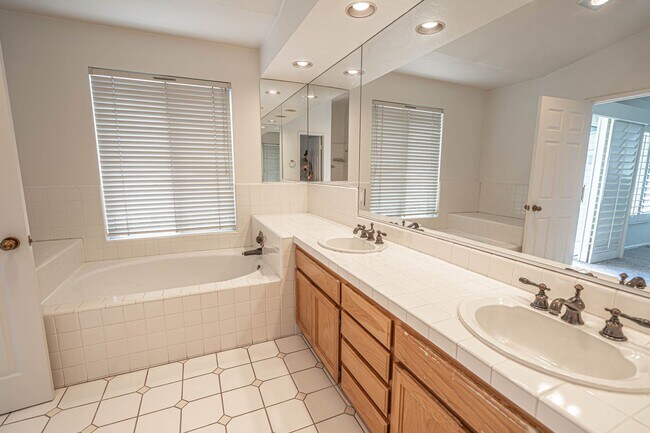 Building Photo - 18618 El Dorado Ct