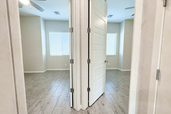 Building Photo - 3Bed/2Bath Home In Cave Creek! JOIN THE WA...