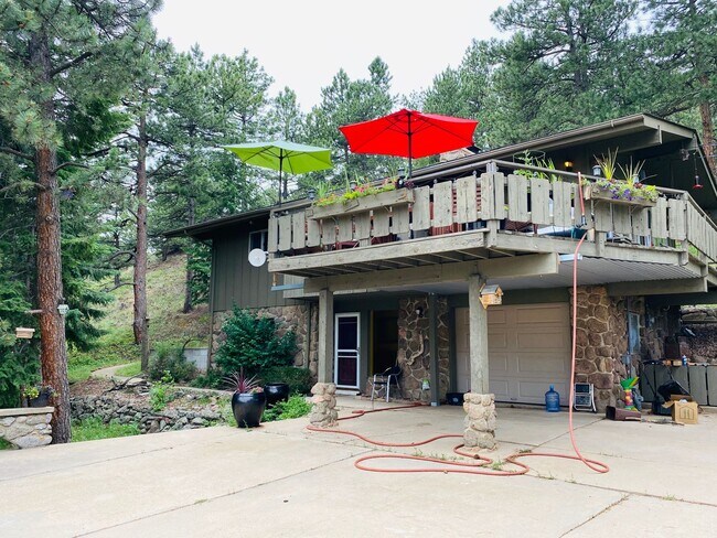 Building Photo - Executive Rental Fully Furnished PERFECT GETAWAY, MOUNTAIN RETREAT WITHIN TOWN!!