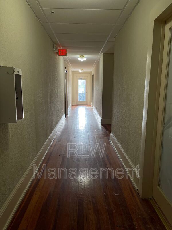 Building Photo - 11 N Central Ave