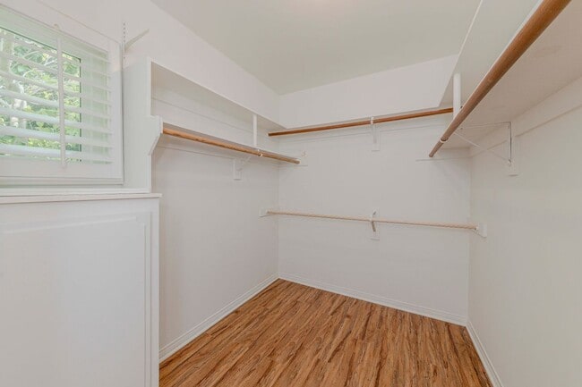Building Photo - 2740 Burkshire Ave