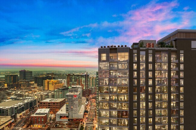 Building Photo - 1212 Demonbreun St