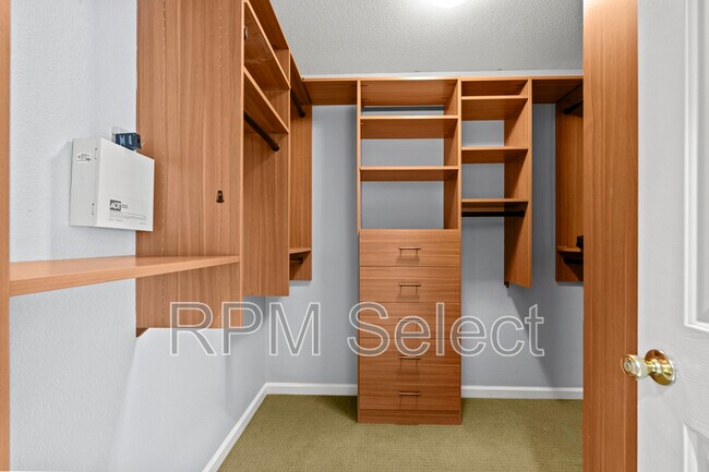 Building Photo - 5183 Bissett Way