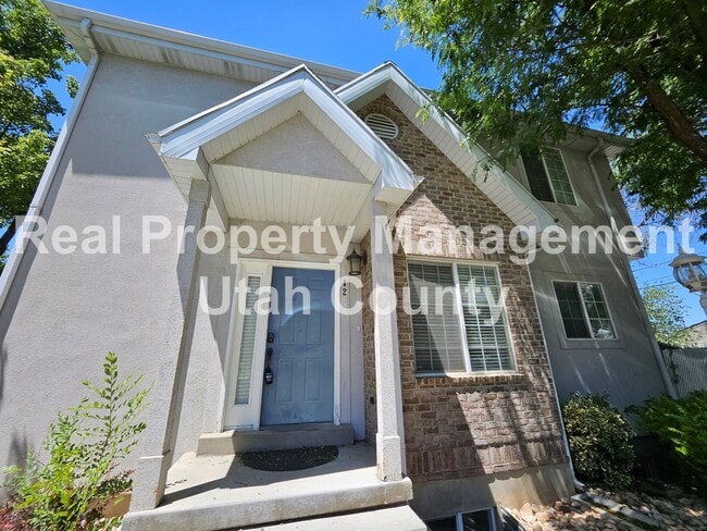 Building Photo - Townhome in Orem 3 bedroom 3.5 bathrooms