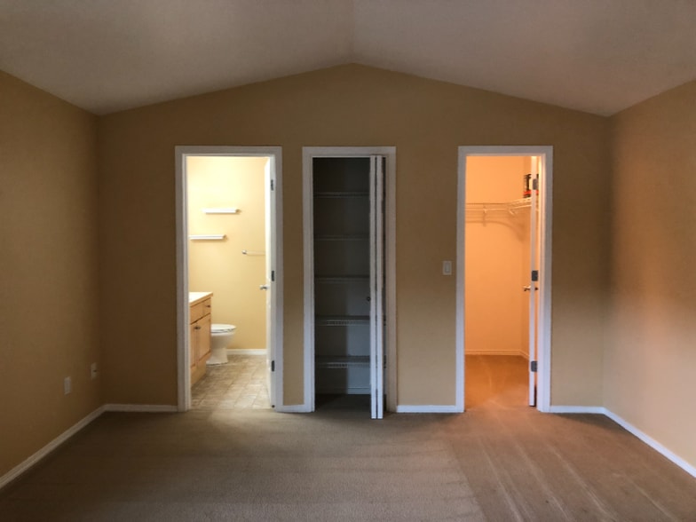 Building Photo - 7503 NE 61st Way