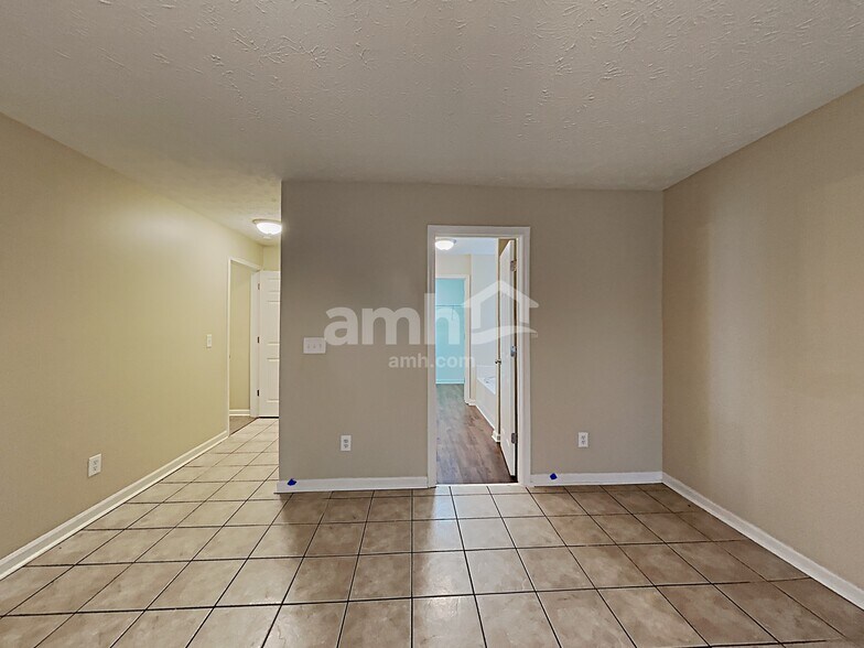 Building Photo - 247 Rockingham Dr