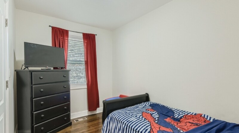 Building Photo - 125 S 6th Ave