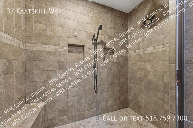 Building Photo - 37 Kaatskill Way