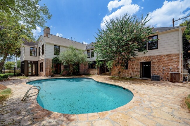 Building Photo - 3020 San Felipe St