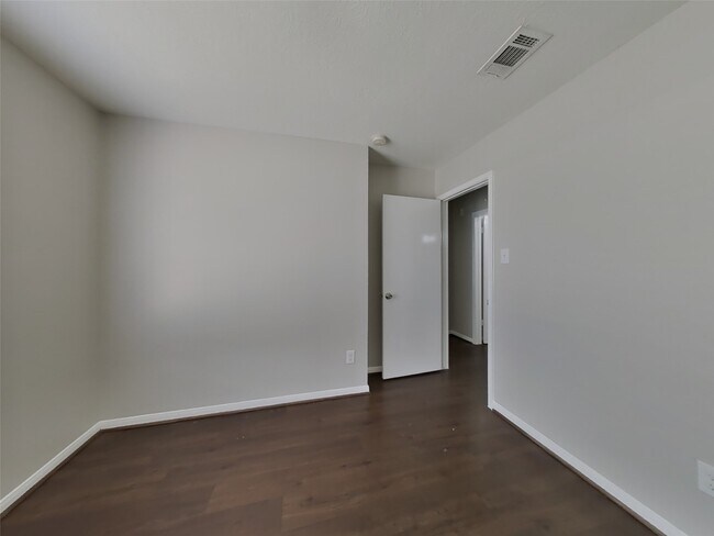 Building Photo - 28707 Binefield St