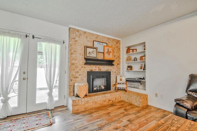 Building Photo - 3 Bedroom 2 bathroom house in Northwest Lu...