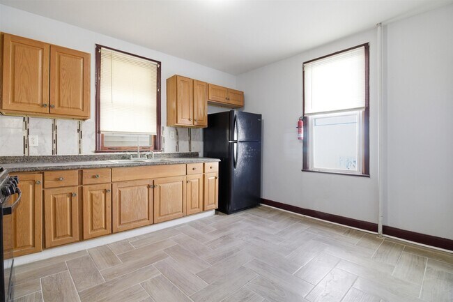 Building Photo - 35 W 52nd St