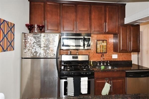 Primary Photo - 855 Beacon St