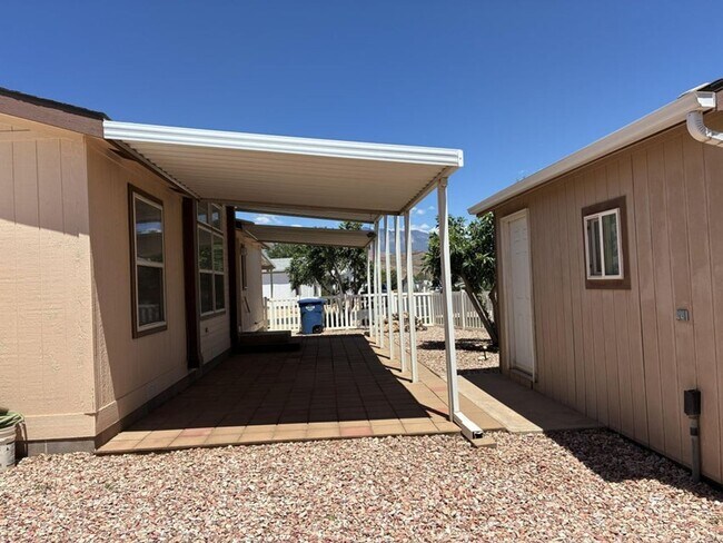 Building Photo - 3825 W 20 N