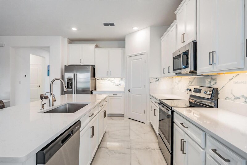 Building Photo - 10381 Tupper Cay Dr