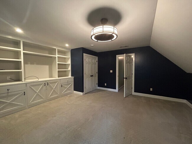 Building Photo - 102 Shawville Ln