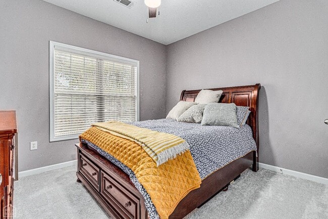 Building Photo - Now Available in Valley View School District!