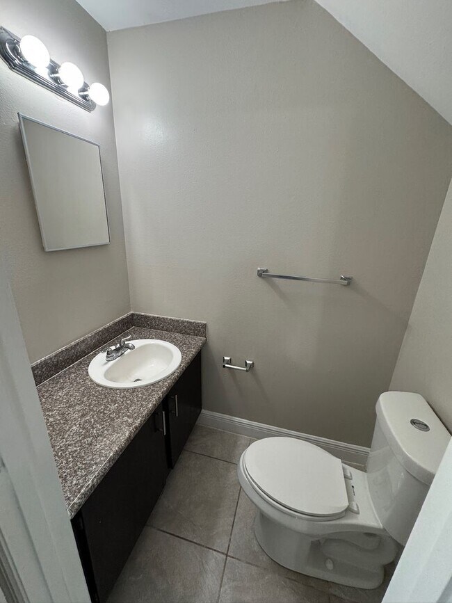 Building Photo - 1191 Bentley Rd