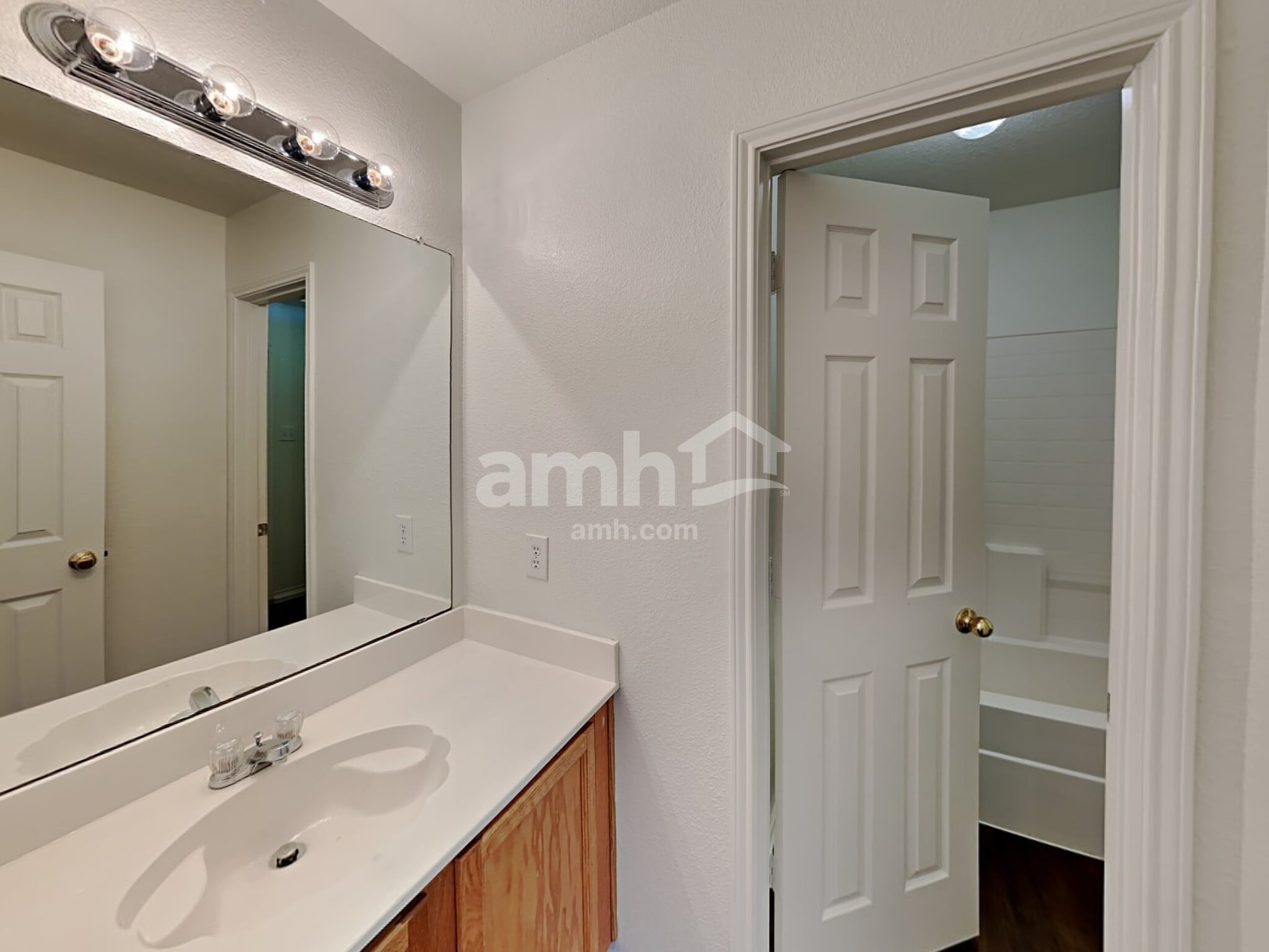 Building Photo - 202 Bob White Dr