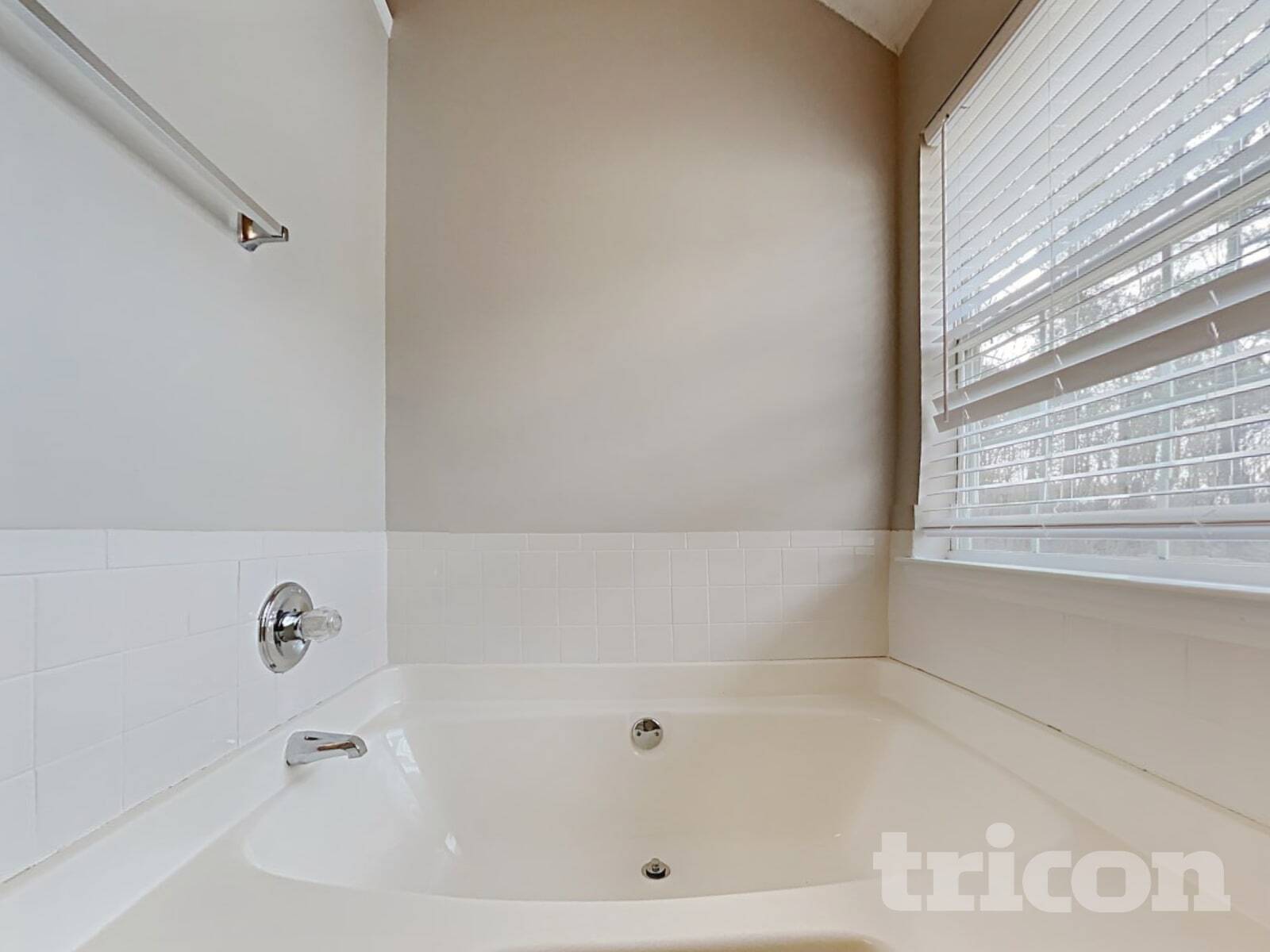 Building Photo - 3510 Cameo Ct