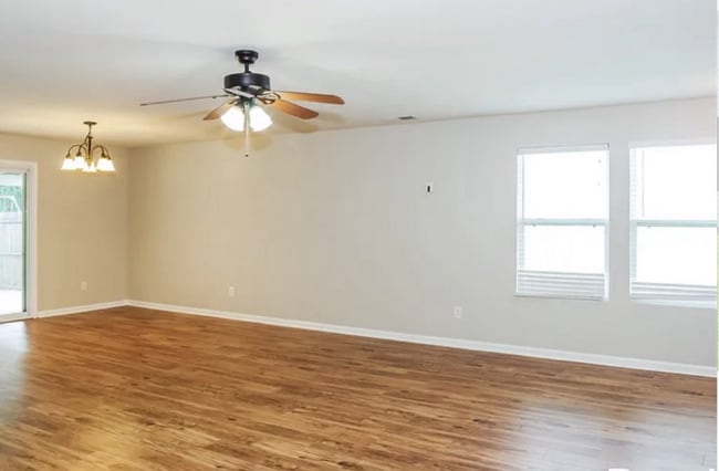 Building Photo - 15426 Mill Valley Dr