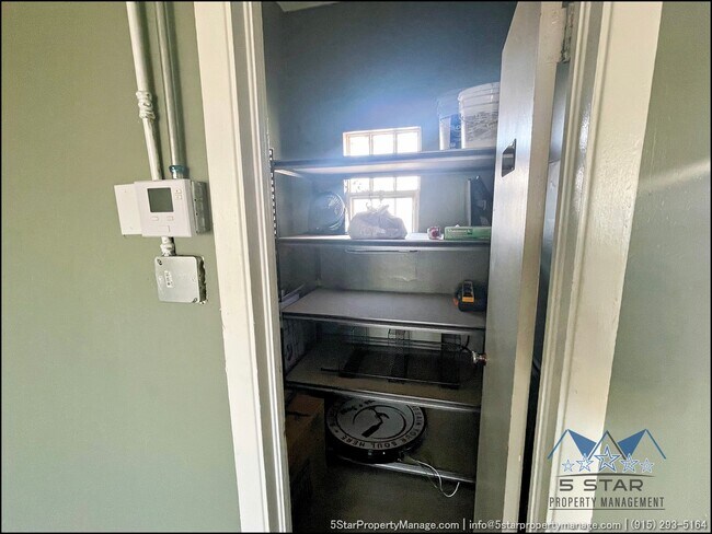 Building Photo - 1909 Yandell Dr